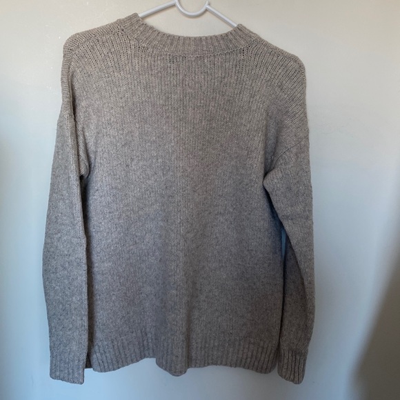 Abercrombie & fitch sweater. Size Small - Picture 2 of 6